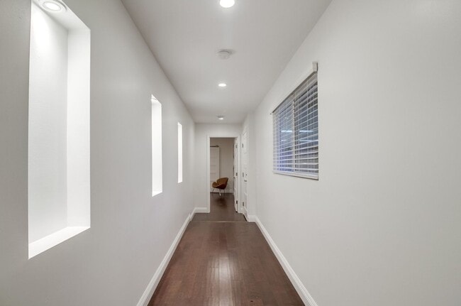 Building Photo - Beautiful house in heart of Point Loma