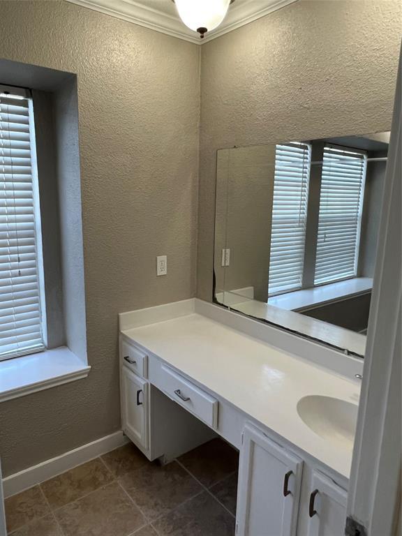 Building Photo - 5909 Avery Island Ave