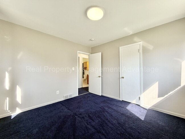 Building Photo - Meticulously Maintained 2 Bedroom Ranch with Large Backyard!