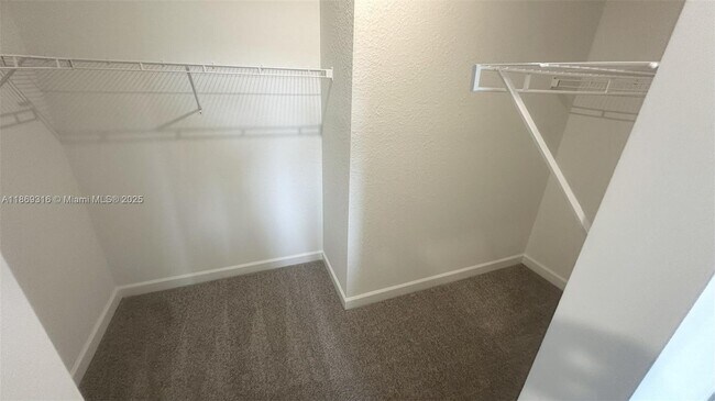 Building Photo - 538 Rivergrass St