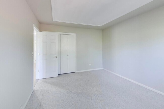 Building Photo - 2616 N Dryden Pl