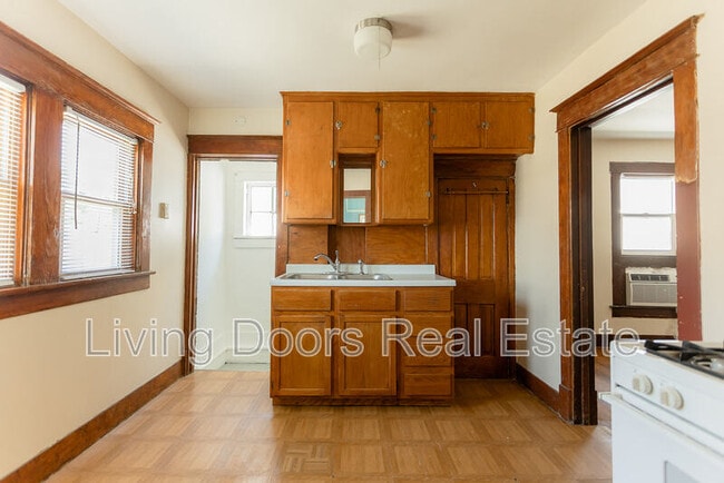 Building Photo - 1025 N 8th St