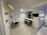 Building Photo - 325 NW 19th Ln