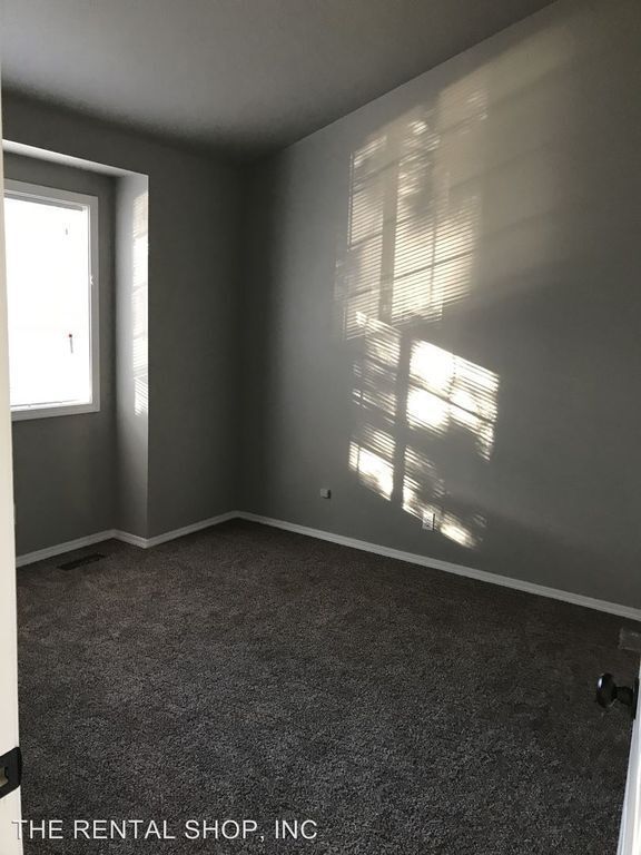 Building Photo - 1798 SE Ironwood Ct