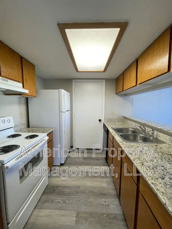 Building Photo - 4406 S 133rd E Ave