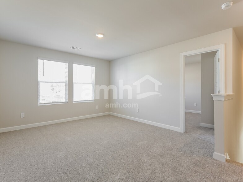 Building Photo - 790 Treeline Rd