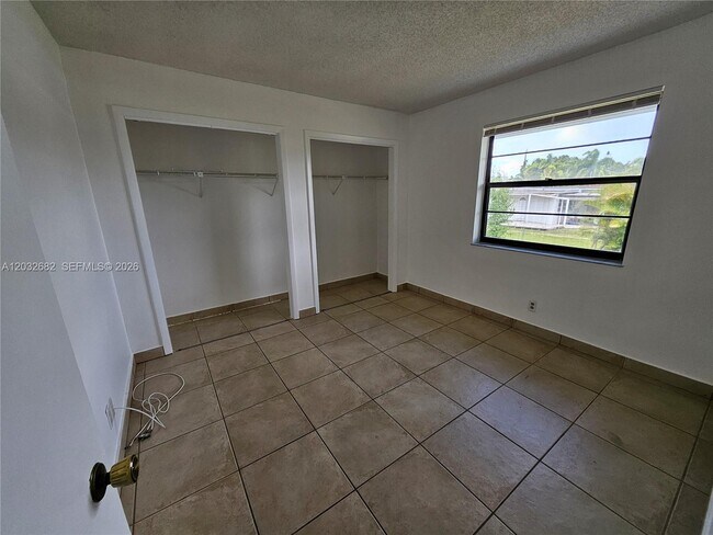 Building Photo - 4149 SW 52nd St