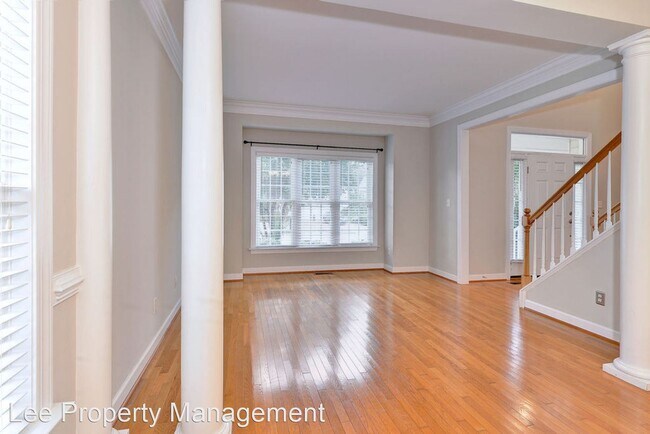 Building Photo - 5 br, 3 bath House - 206 Estons Run