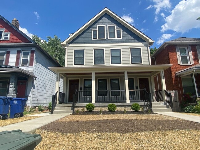 Building Photo - 1234-1236-1236 Summit St