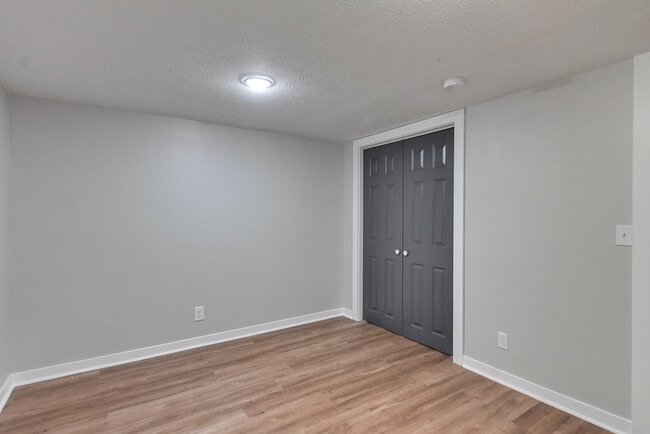 Building Photo - 2101 S 61st Ave
