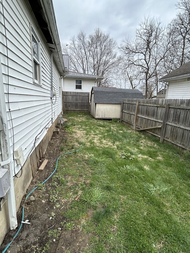 Building Photo - 1702 Michigan Ave