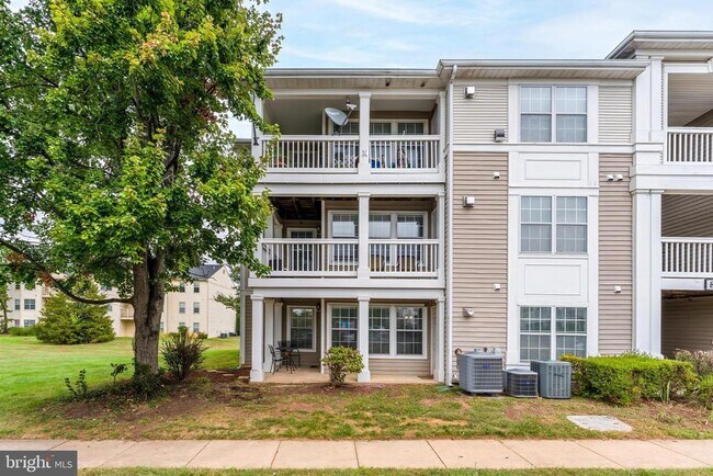 Building Photo - 8091 Lacy Dr