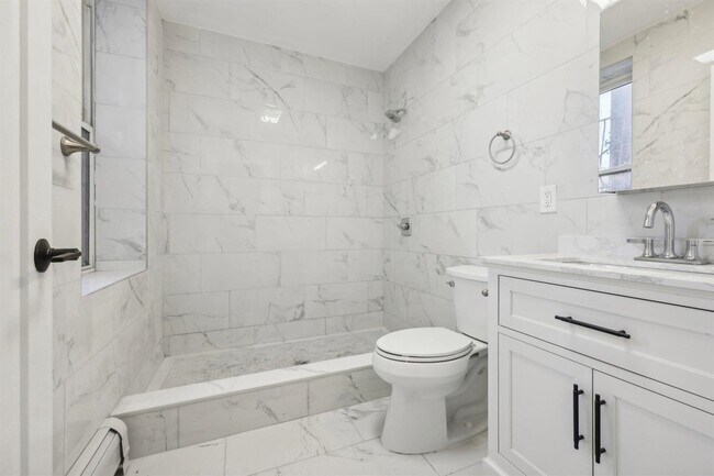 Building Photo - 541 70th St