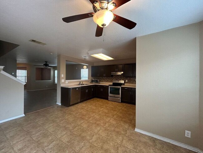 Building Photo - 1423 Range Finder