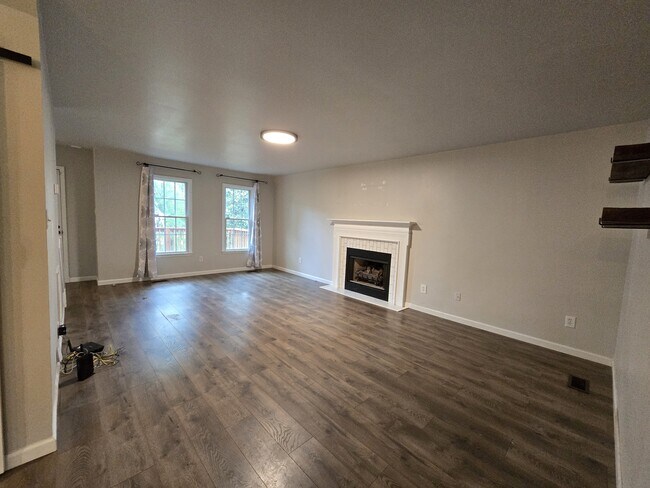 Building Photo - 2808 Livery Way