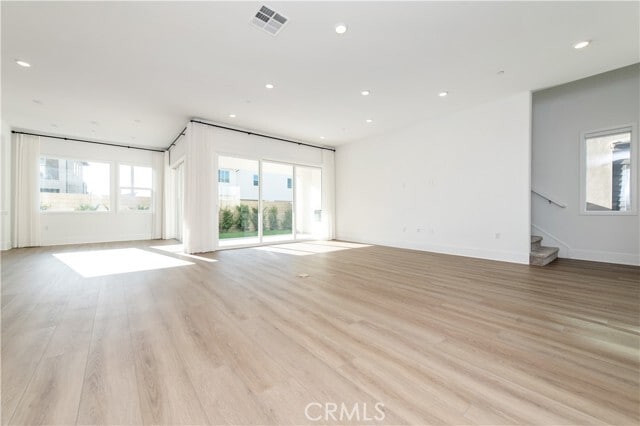 Building Photo - 246 Sora