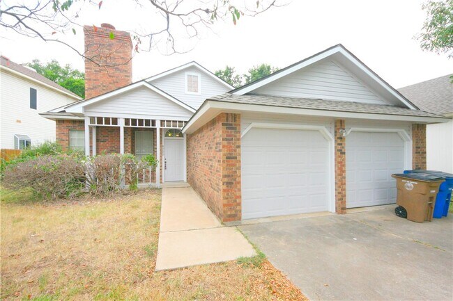 Building Photo - 8200 Cahill Dr
