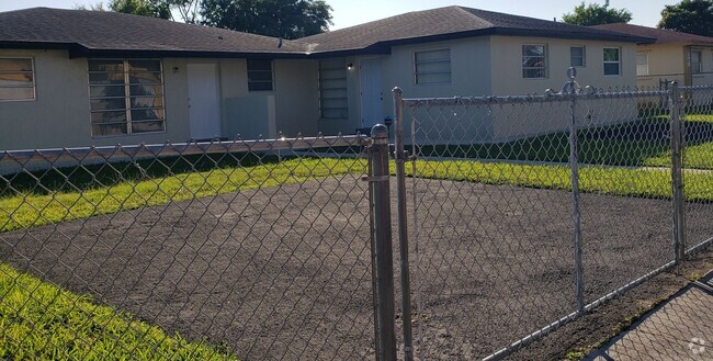 Building Photo - 18817 SW 113th Ct