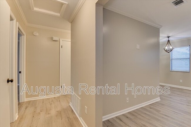 Building Photo - 1404 Johns Rd