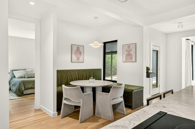 Building Photo - 509 E Mary St