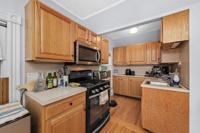 Building Photo - 38 E Foster St