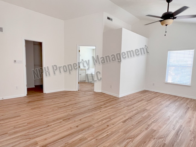 Building Photo - 11726 Kingwood Ct