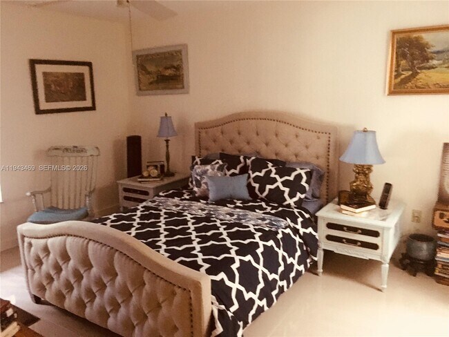 Building Photo - 8015 SW 107th Ave