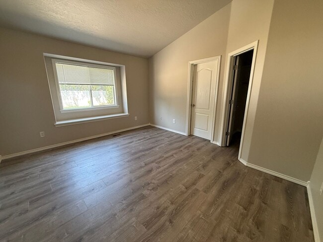 Building Photo - Beautifully Remodeled 4-Bedroom Nampa Home with Private Backyard.