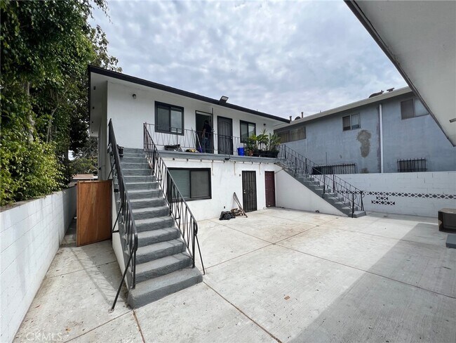 Building Photo - 4225 W 120th Street Unit C