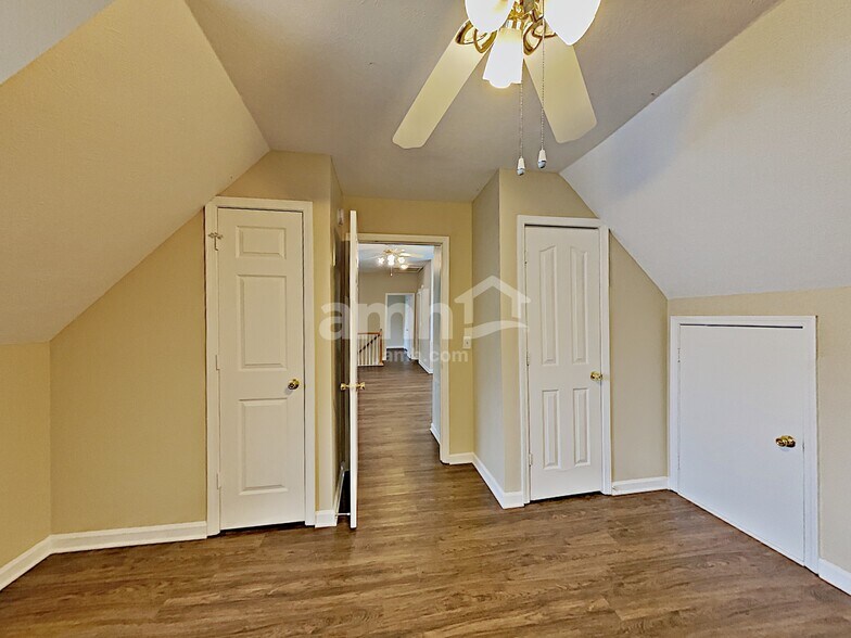 Building Photo - 1124 Benton Mason Dr