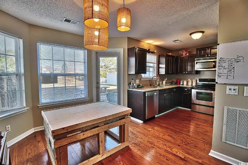 Building Photo - 4584 Hidden Creek Ln