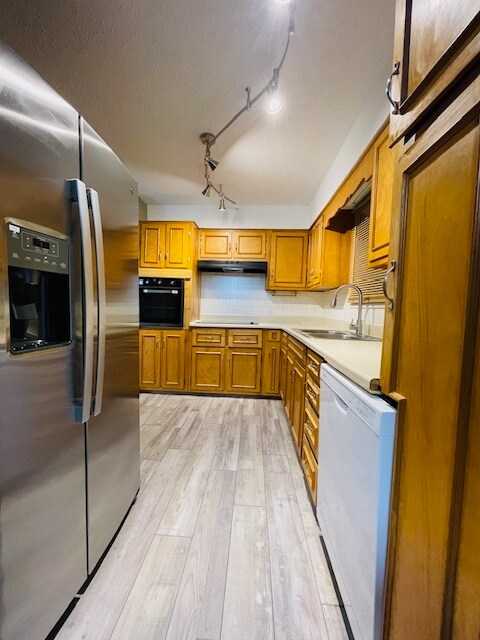 Building Photo - Branson Single Family Home