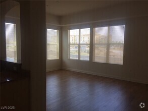 Building Photo - 32 E Serene Ave