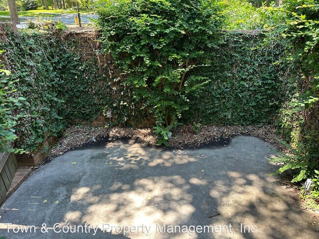 Building Photo - 3 br, 2 bath House - 321 Gatewood Dr. Unit...