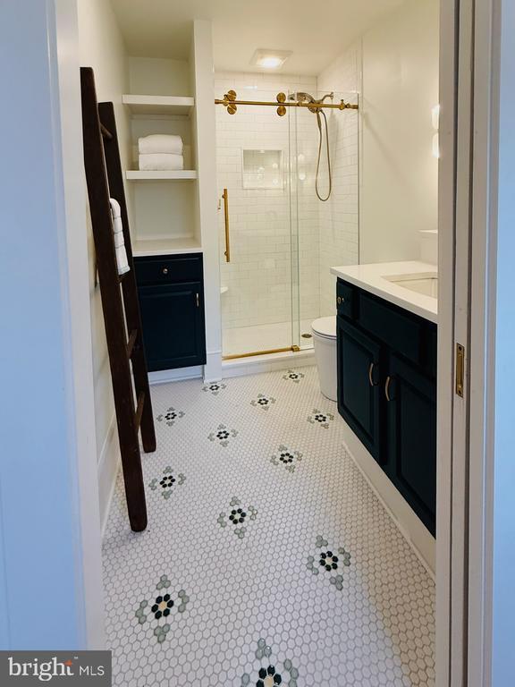 Building Photo - 46 York St