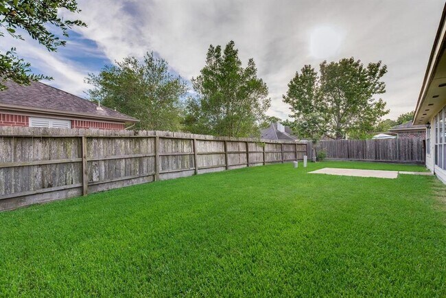 Building Photo - 4826 Linden Pl