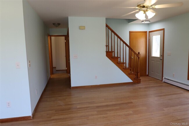 Building Photo - 45 Laurel Hollow Rd