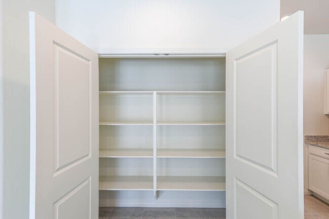Building Photo - 4 Bed, 2.5 Bath Home In A Gated Community ...