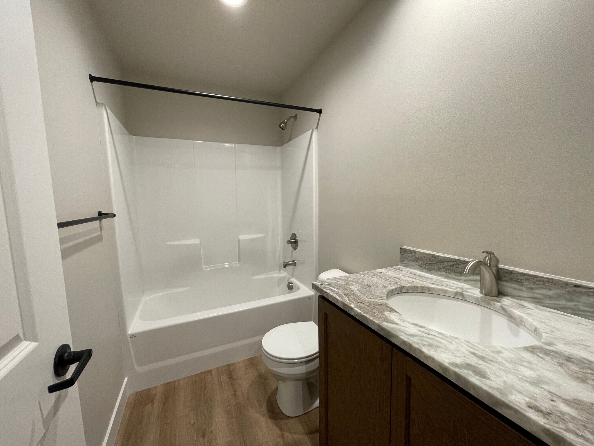 Building Photo - 412 W 1st St