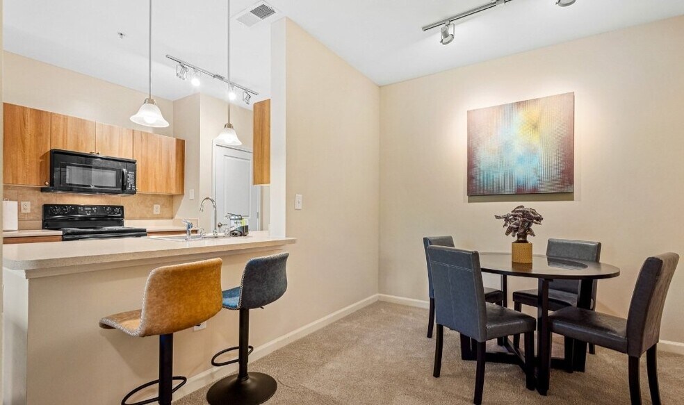 Building Photo - 1600 Overlook Park Ln