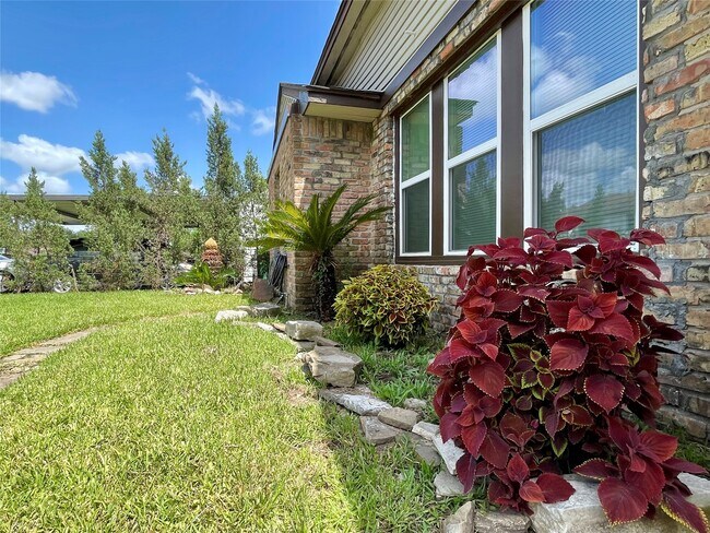 Building Photo - 3830 Cosby St