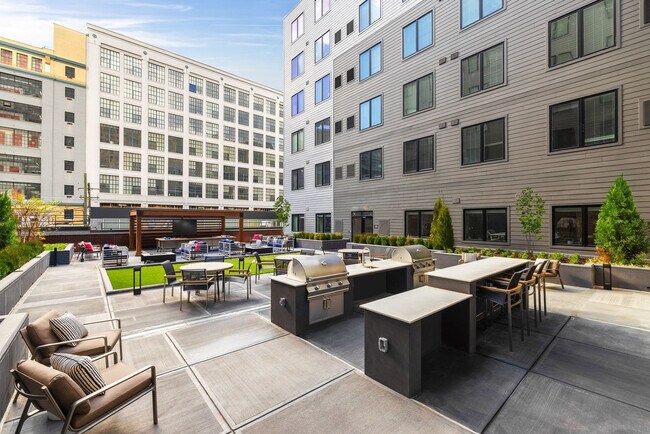 Building Photo - 1301 Callowhill St