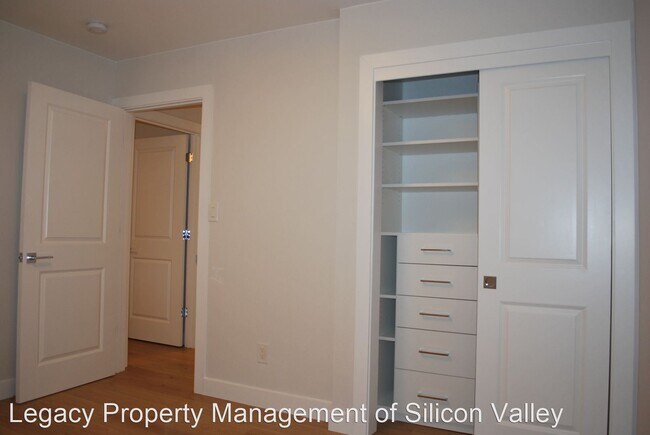 Building Photo - 4 br, 2 bath House - 1367 Bobolink Circle,