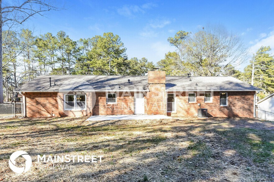 Building Photo - 110 Fairfield Dr