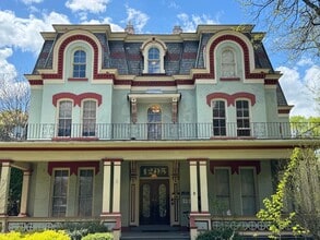 Building Photo - 1295 Lake Ave