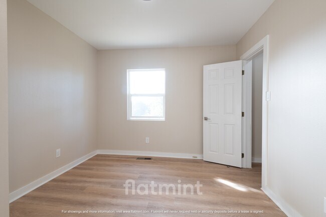 Building Photo - 6850 S 133rd St