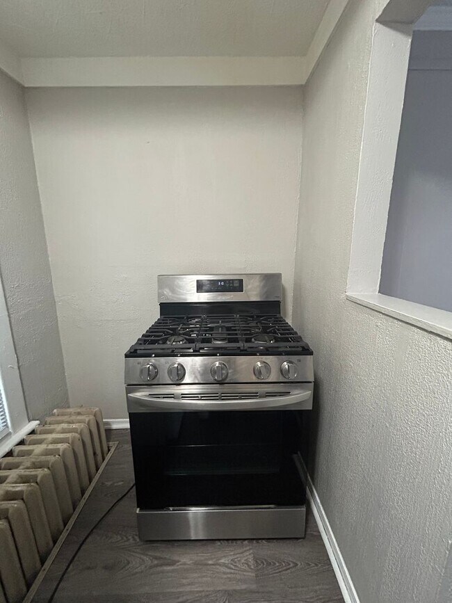 Building Photo - EVH Rentals (1113 Park Ave)