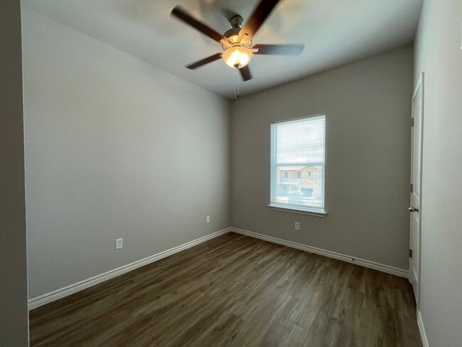 Building Photo - 115 Peruna Dr