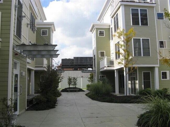 Building Photo - 27 Wheeler St