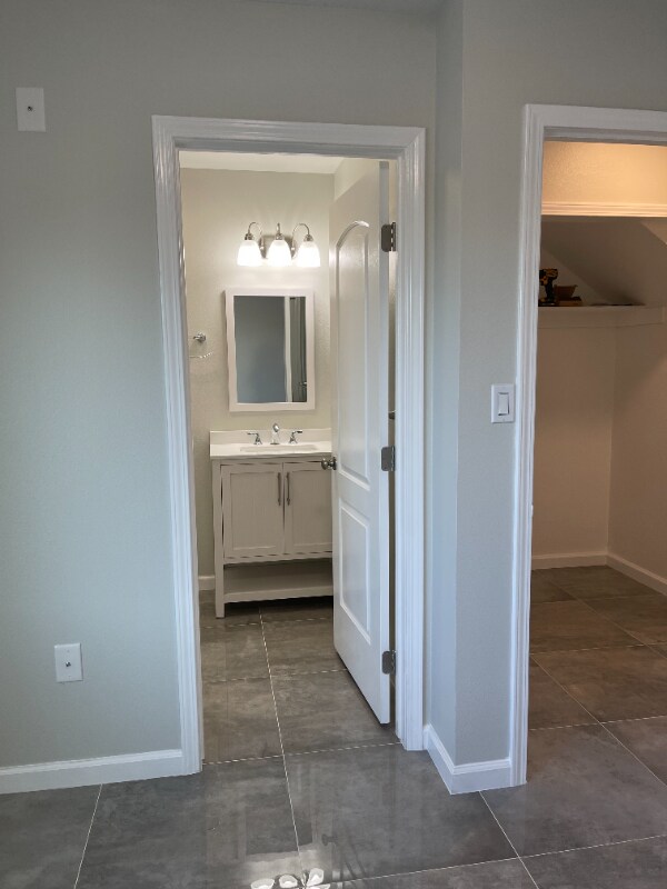 Building Photo - 900 W Graham Ave